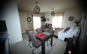 Kosmos Service Apartment City Center 1 With Additional Cost Parking